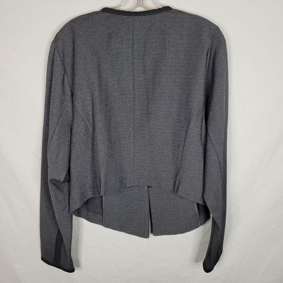 NWT Torrid Military Style Jacket Blazer Size 2=2X Gray Stretch Ponte Knit - Picture 2 of 11